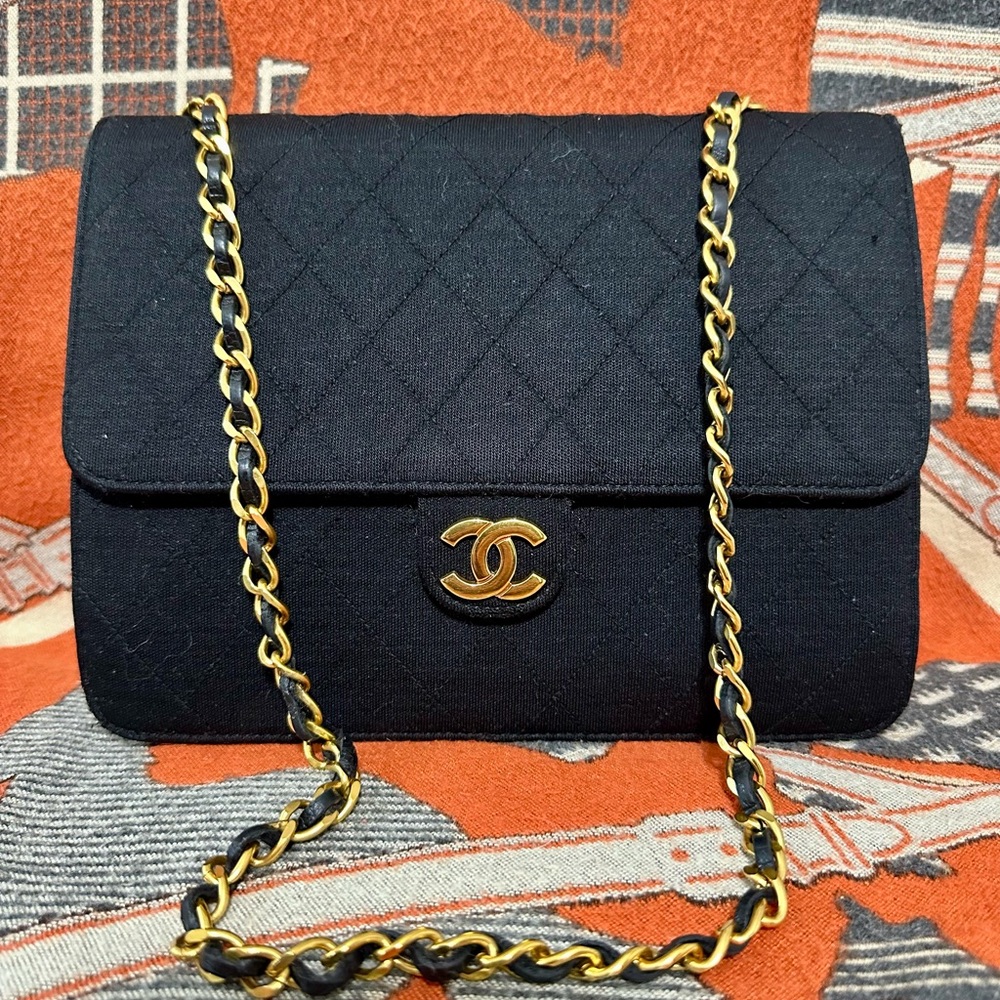 CHANEL❤️🌟VINTAGE JERSEY CC PUSH CLOSURE FLAP WITH 24K GOLD PLATED HARDWARE ⭐️